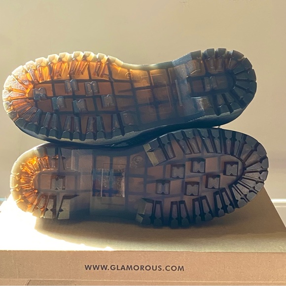 Snake print vegan leather platform boots by GLAMOROUS- Size 7.5US - Picture 5 of 6